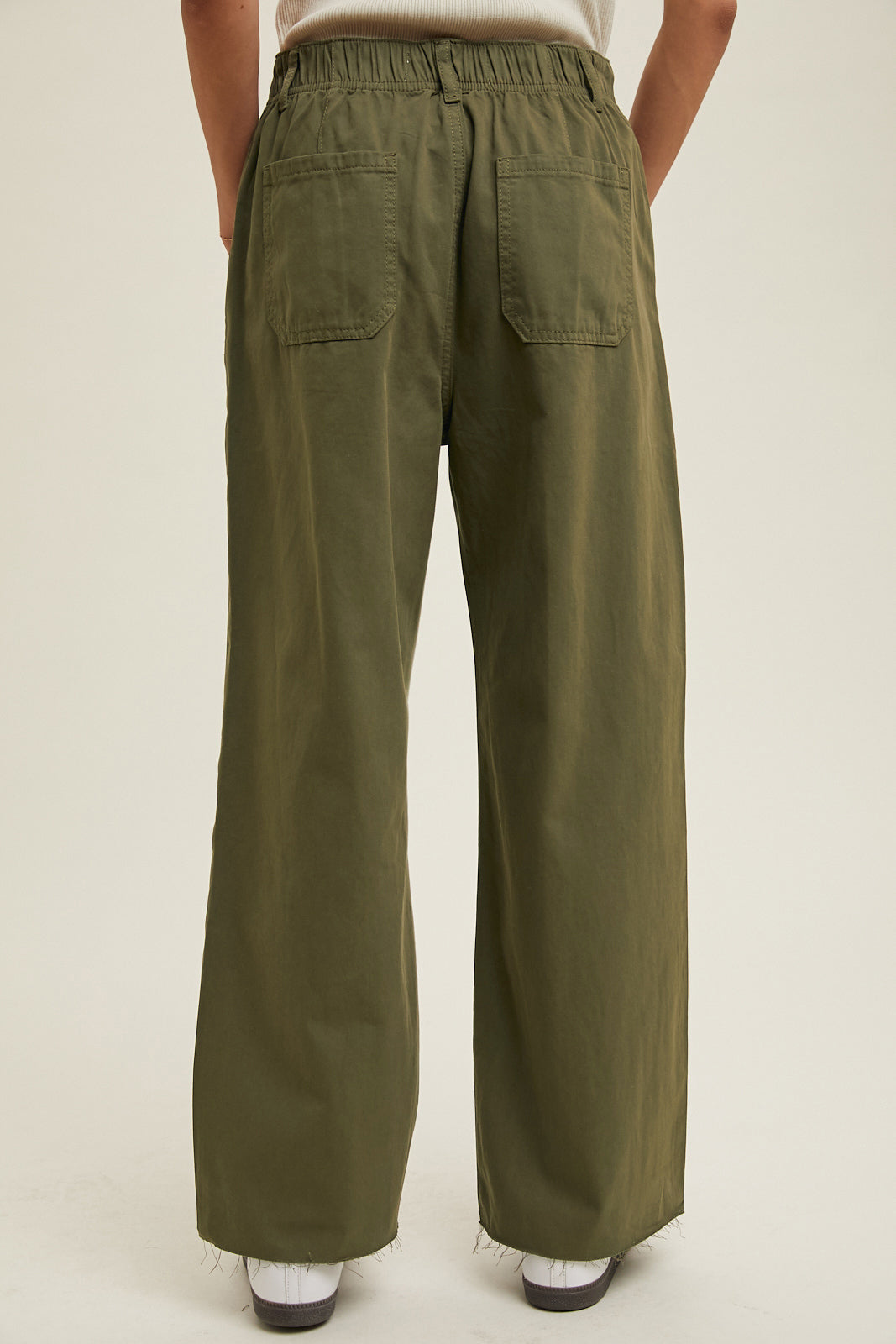 RAW EDGE WASHED DENIM PANTS - OLIVE