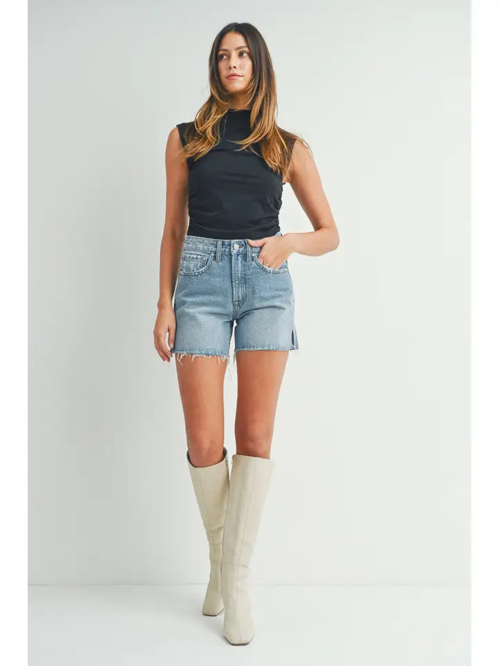 HIGH RISE SIDE SLIT SHORT - MEDIUM WASH