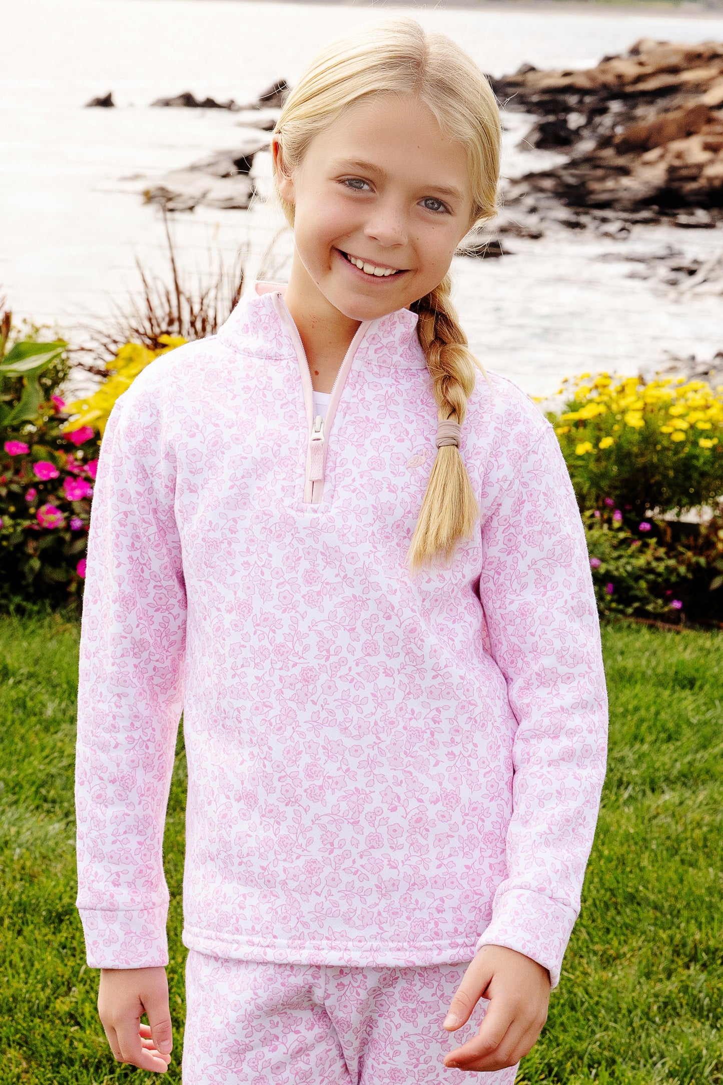 CANTER COLLAR HALF ZIP - GREENVILLE GARDEN/PALM BEACH PINK