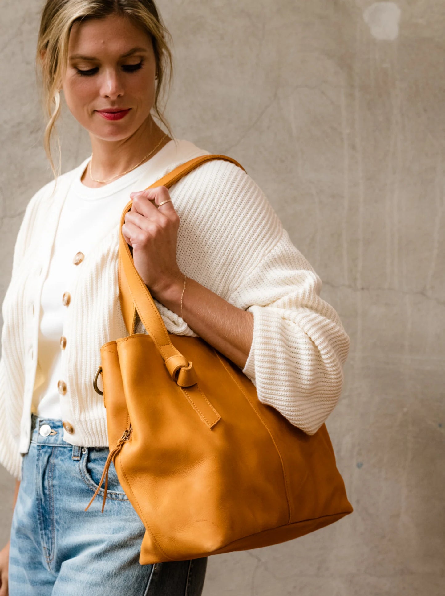 RACHEL UTILITY CROSSBODY - COGNAC