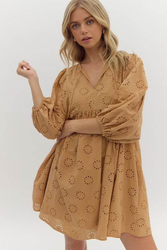 EYELET MINI DRESS - CAMEL