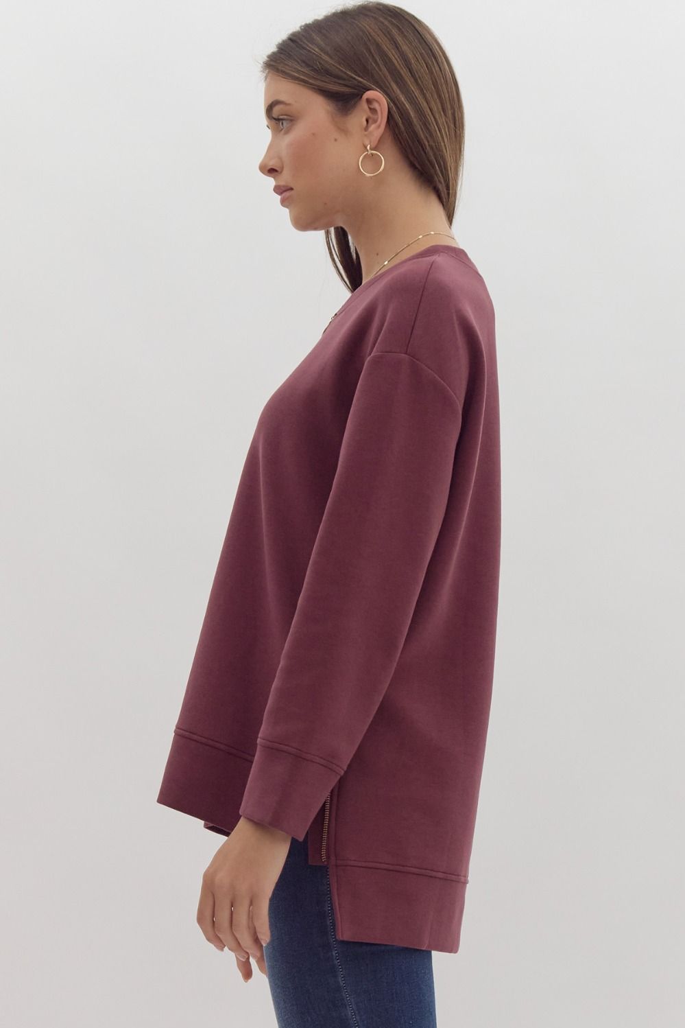 PULLOVER W/ ZIPPERED SPLIT HEM - MERLOT